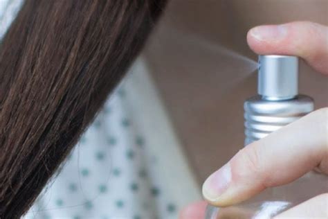 Parfum cheveux : pourquoi opter pour une brume .